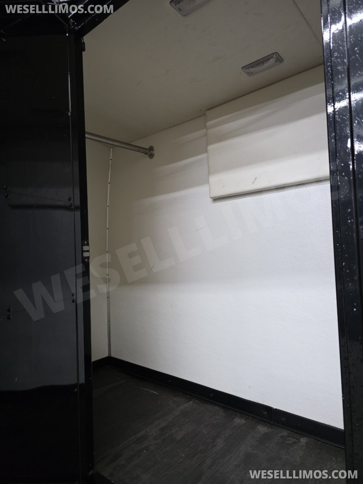 Photo of Limo Bus for sale: 2018 Ford F550 Limo Bus by Turtle Top