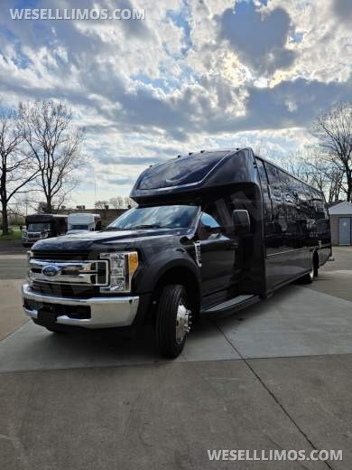 2018 Ford F550 Limo Bus by Turtle Top 26 Passenger only 51k miles - Limo Bus for Sale in Erie, PA - Photo 32