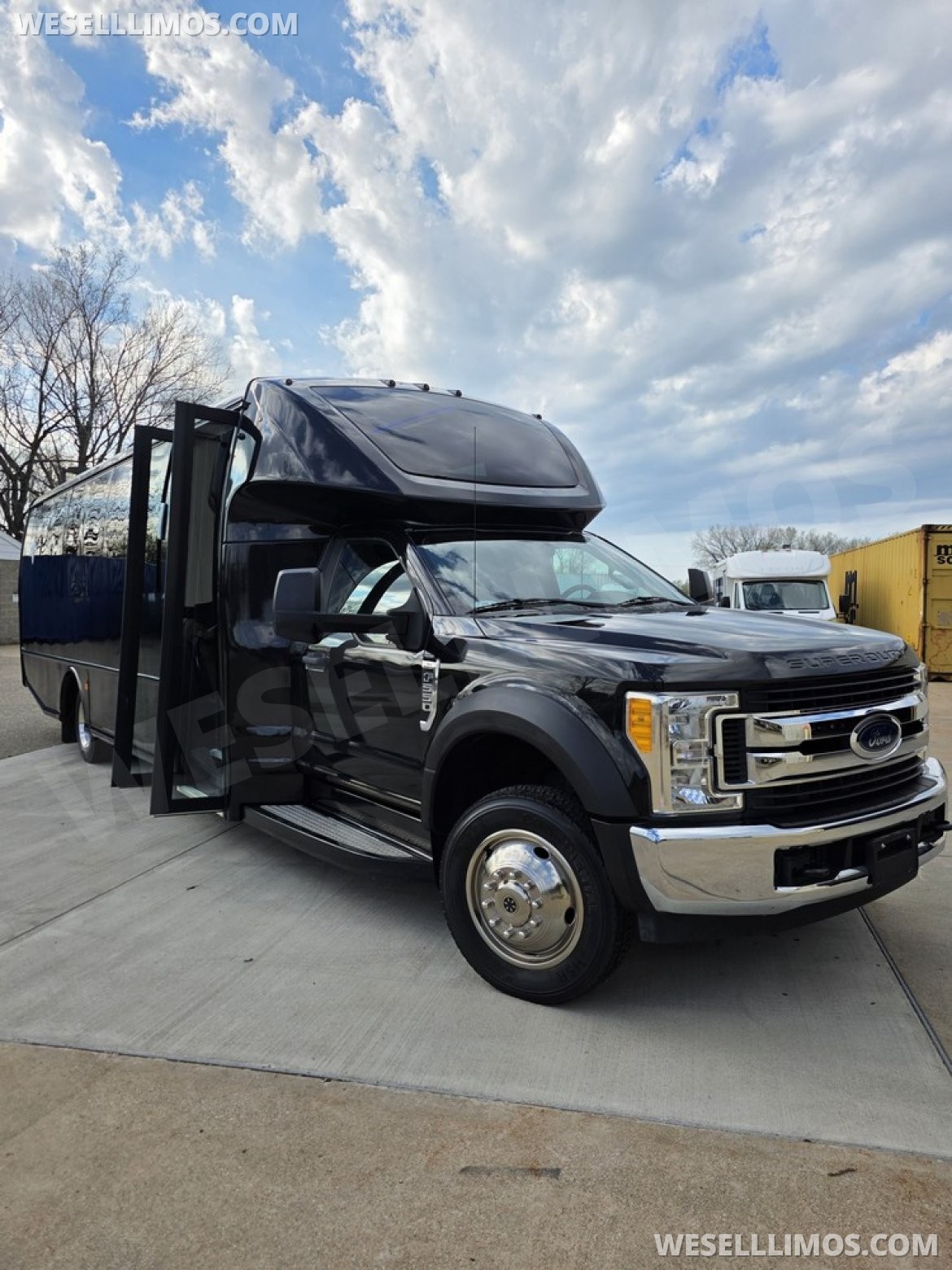 Photo of Limo Bus for sale: 2018 Ford F550 Limo Bus by Turtle Top