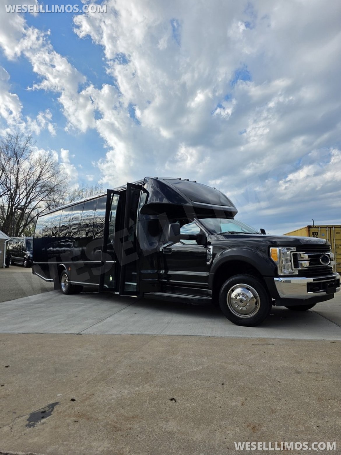 Photo of Limo Bus for sale: 2018 Ford F550 Limo Bus by Turtle Top