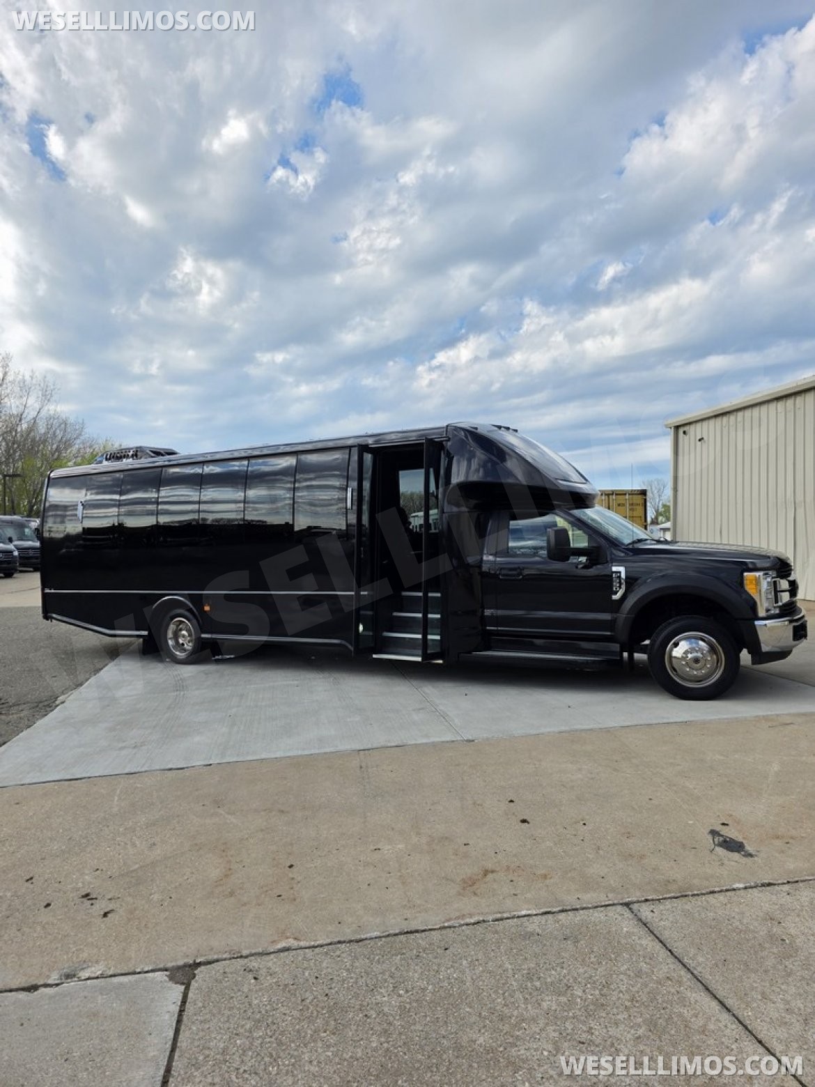 Photo of Limo Bus for sale: 2018 Ford F550 Limo Bus by Turtle Top