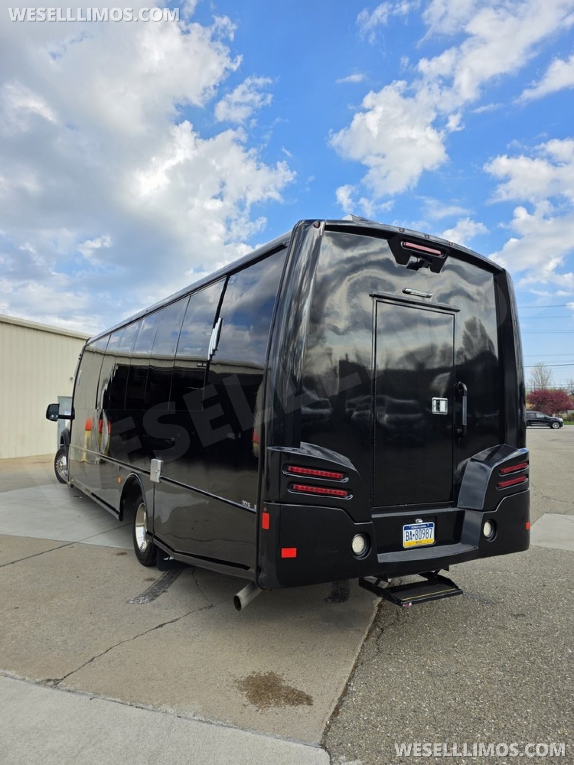 Photo of Limo Bus for sale: 2018 Ford F550 Limo Bus by Turtle Top