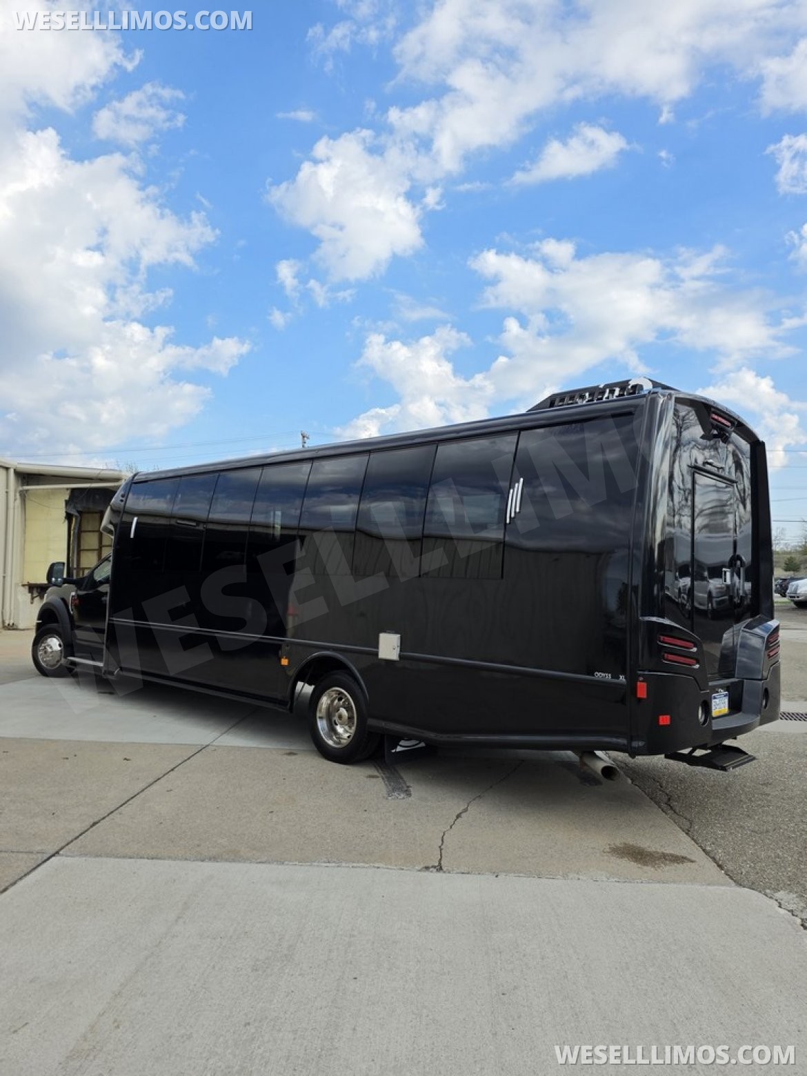 Photo of Limo Bus for sale: 2018 Ford F550 Limo Bus by Turtle Top