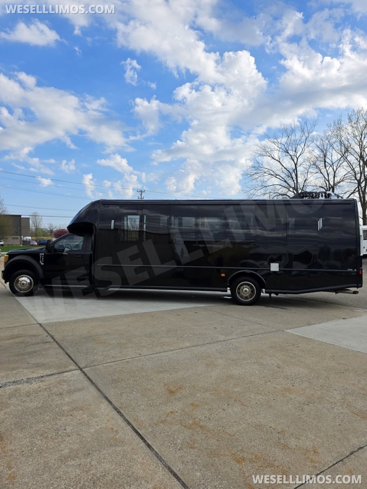 Photo of Limo Bus for sale: 2018 Ford F550 Limo Bus by Turtle Top
