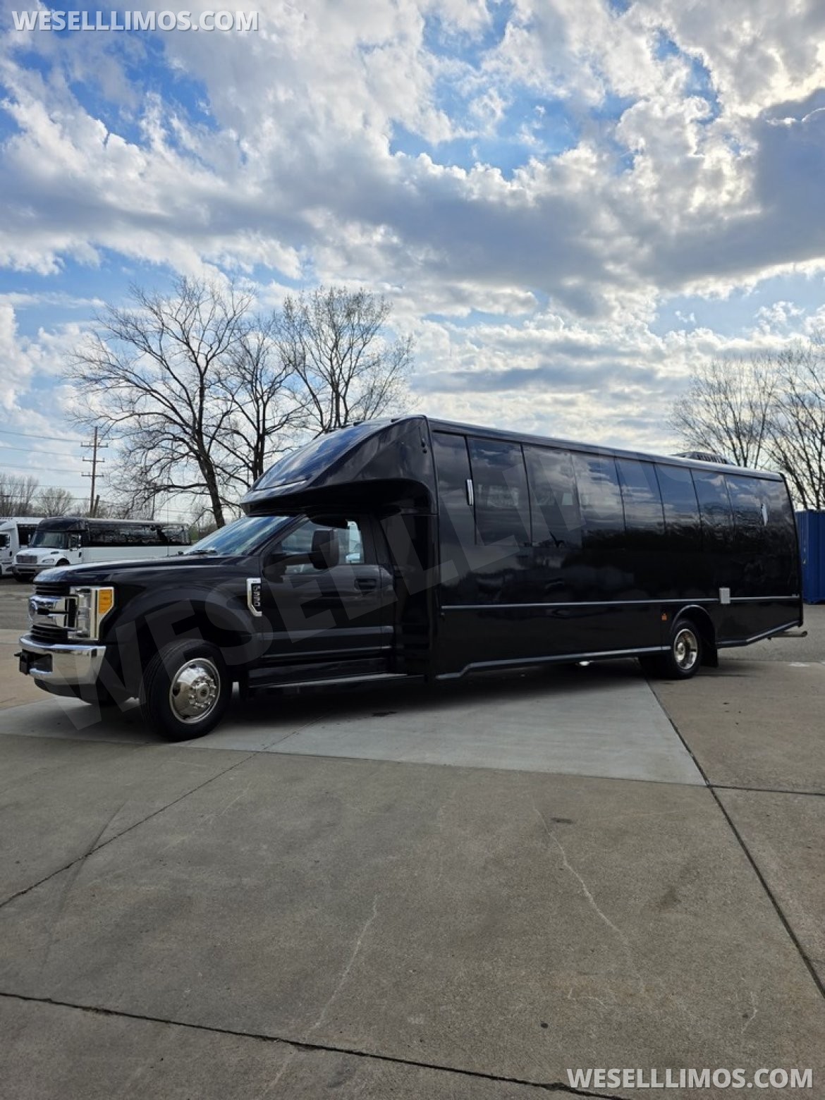 Photo of Limo Bus for sale: 2018 Ford F550 Limo Bus by Turtle Top