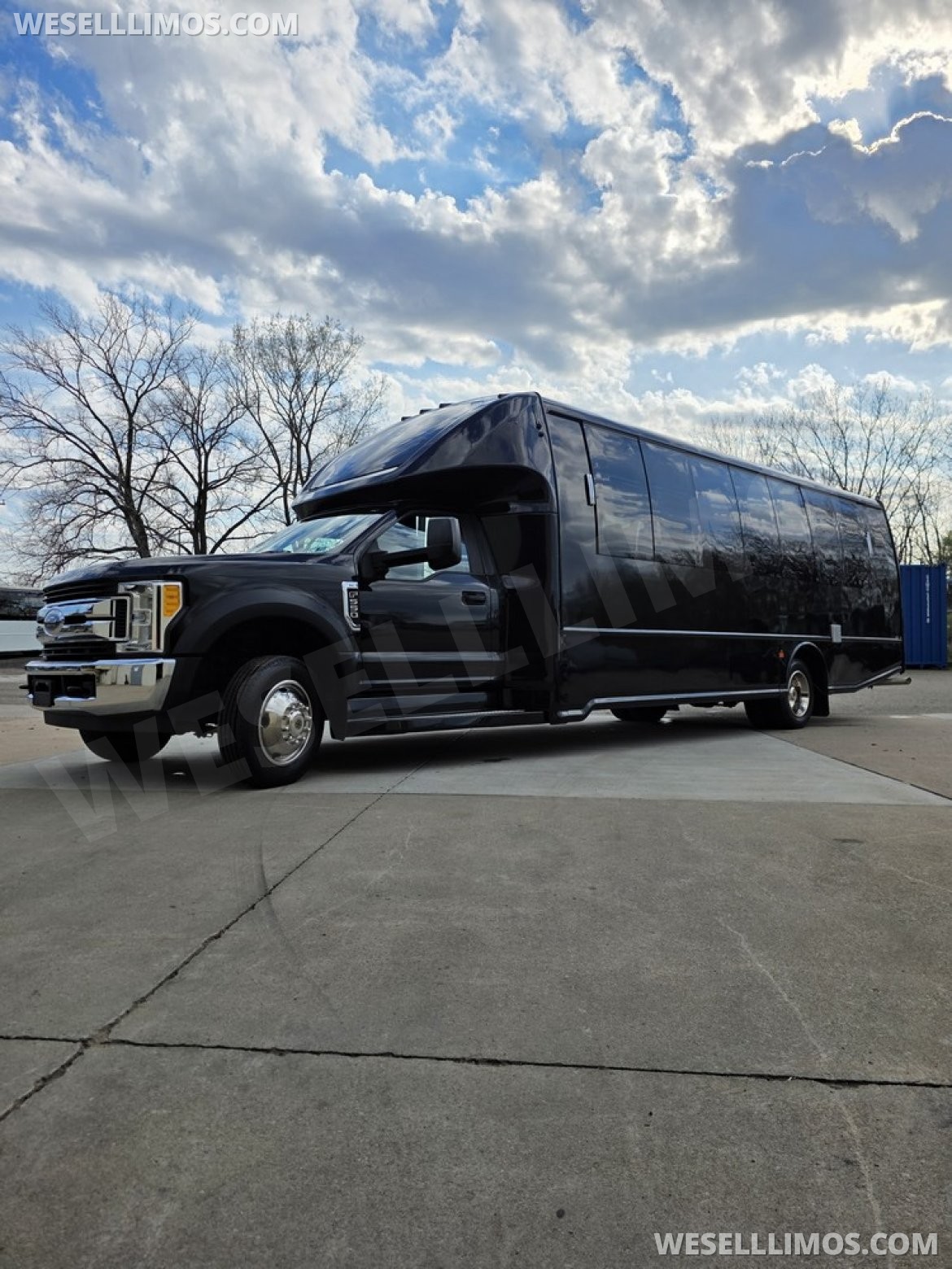 Photo of Limo Bus for sale: 2018 Ford F550 Limo Bus by Turtle Top