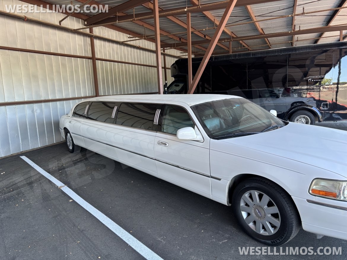 Photo of Limousine for sale: 2006 Lincoln Town car 120" by Dabryan