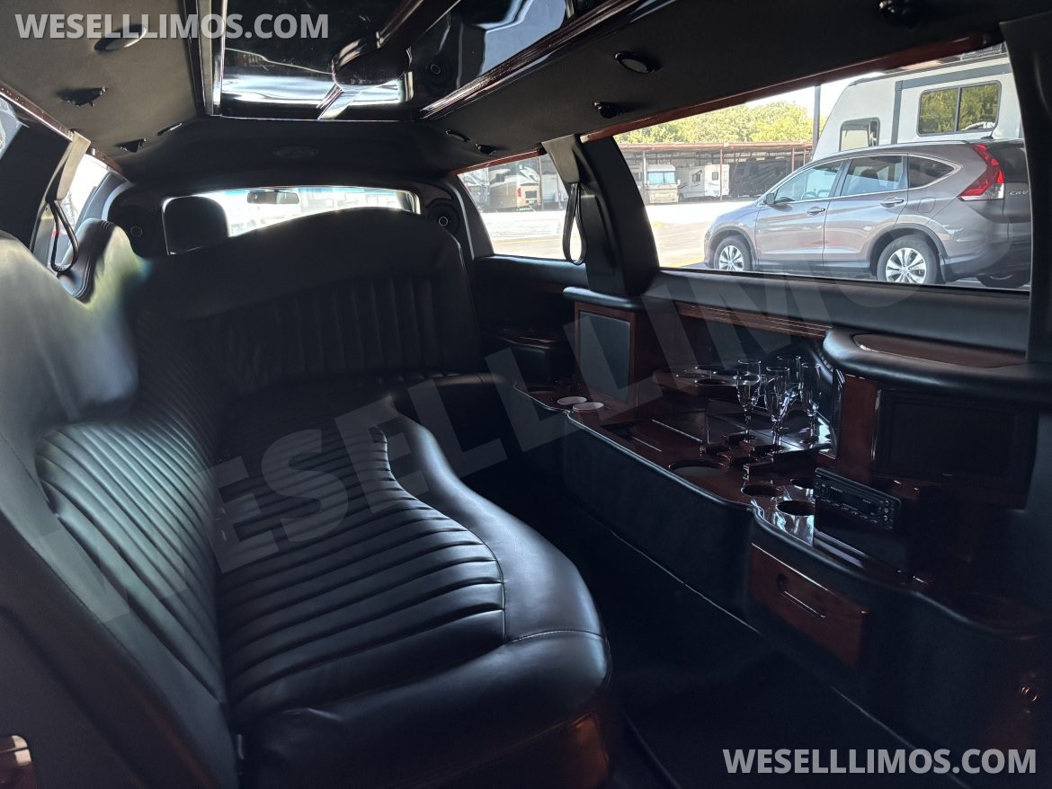 Photo of Limousine for sale: 2006 Lincoln Town car 120" by Dabryan