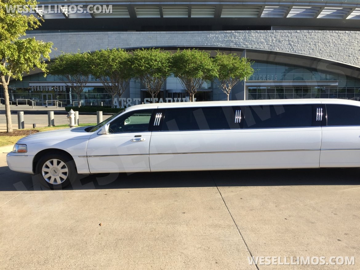 Photo of Limousine for sale: 2006 Lincoln Town car 120" by Dabryan