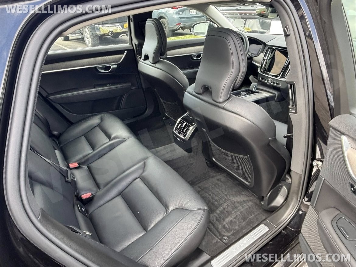 Photo of Sedan for sale: 2024 Volvo S90 by Volvo