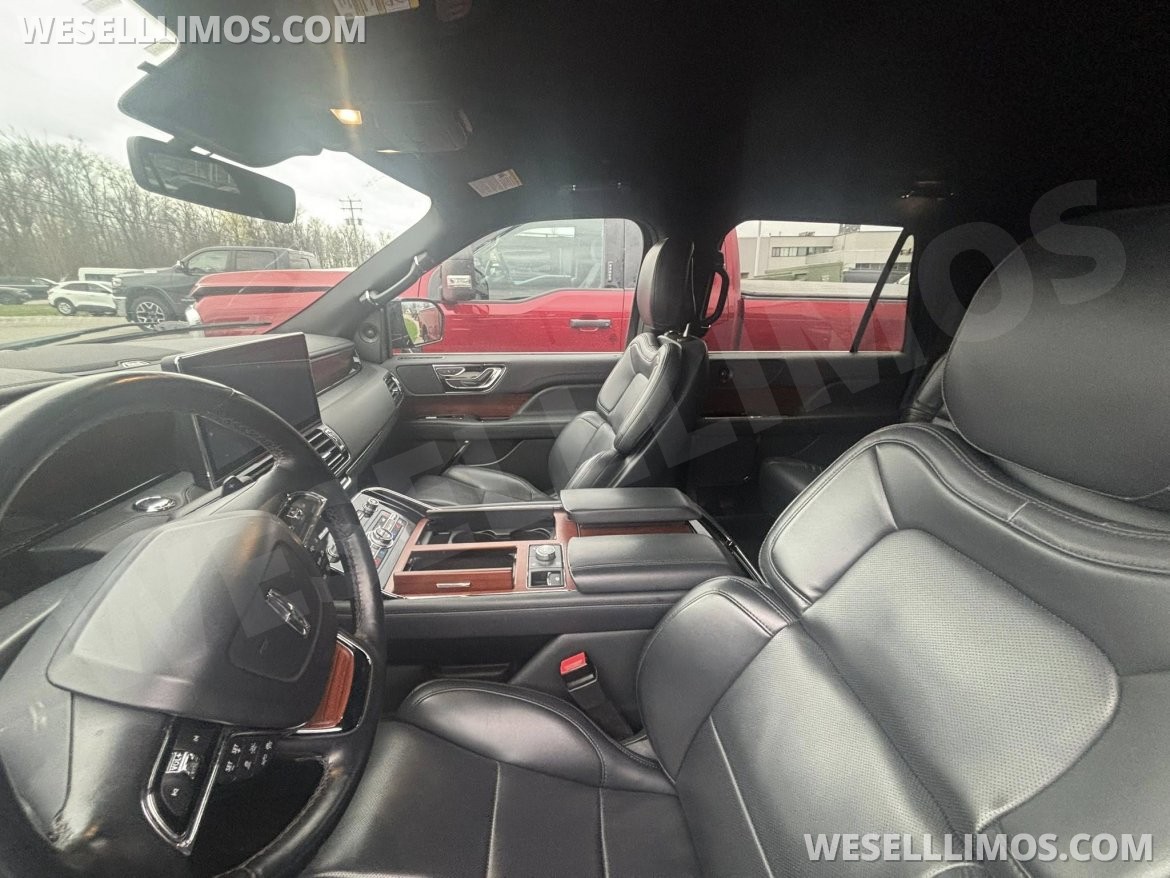 Photo of SUV for sale: 2022 Lincoln Navigator L by Lincoln