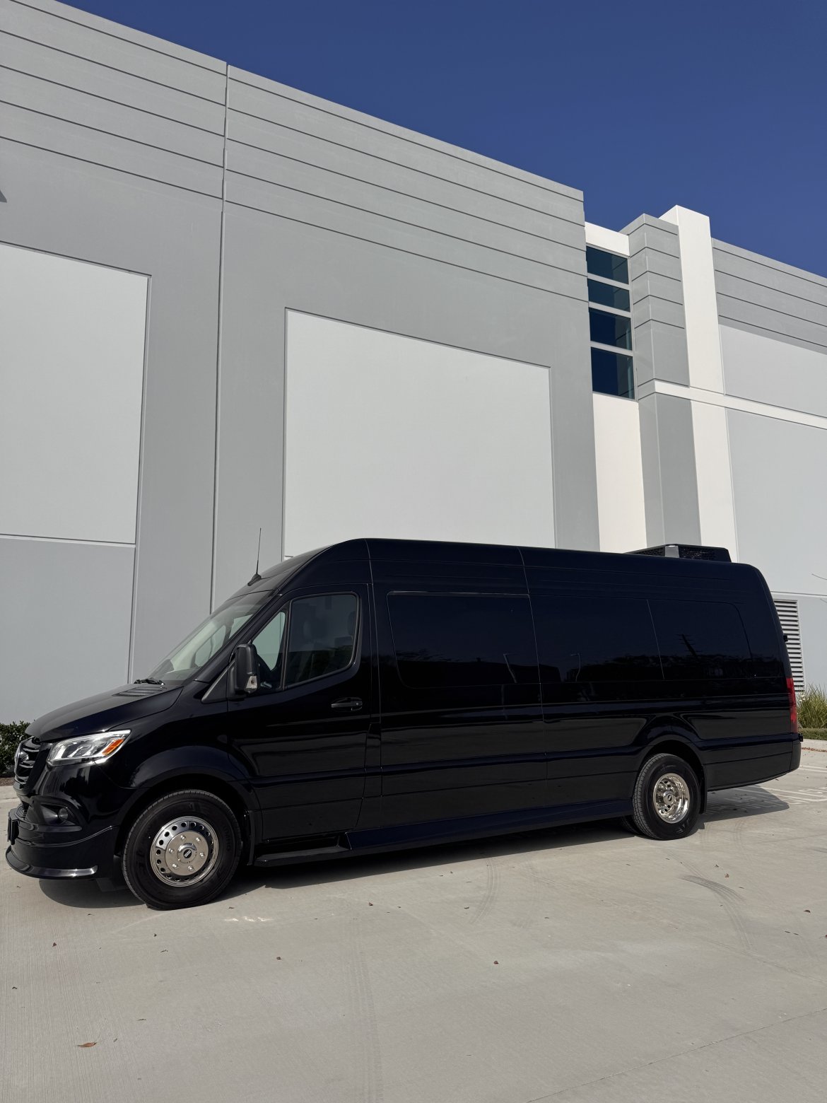 Executive Shuttle for Sale in Anaheim, CA - Photo 27
