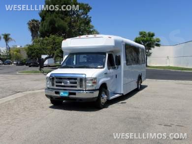 2017 Champion Bus Ford E-450 Challenger Shuttle Bus - Shuttle Bus for Sale in CARSON, CA - Photo 3
