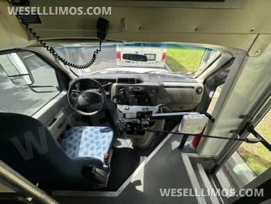 2017 Champion Bus Ford E-450 Challenger Shuttle Bus - Shuttle Bus for Sale in CARSON, CA - Photo 16