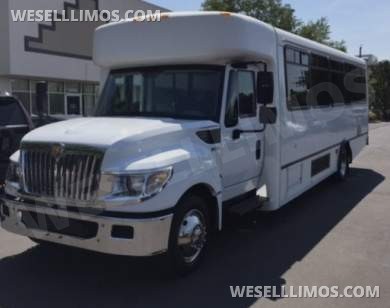 2016 Executive International Turtle Top Shuttle Bus - Shuttle Bus for Sale in Pasadena, CA - Photo 2