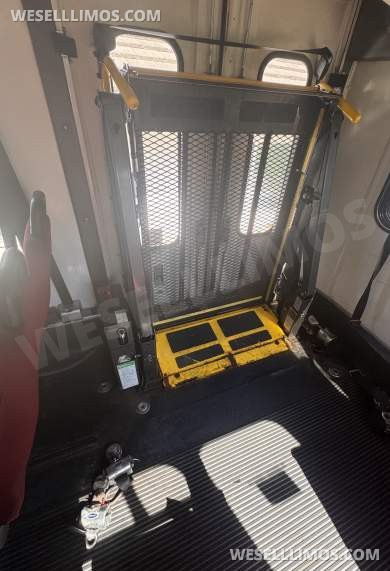 2016 Executive International Turtle Top Shuttle Bus - Shuttle Bus for Sale in Pasadena, CA - Photo 12