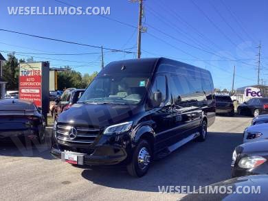 2019 Mercedes-Benz 2019 Mercedes - Benz Series Executive Sprinter Limousine - Limousine for Sale in Columbus, OH - Photo 1