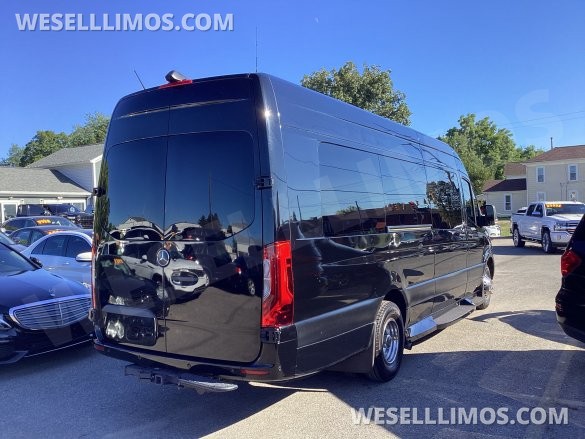 2019 Mercedes-Benz 2019 Mercedes - Benz Series Executive Sprinter Limousine for Sale in Columbus, OH - Photo 3