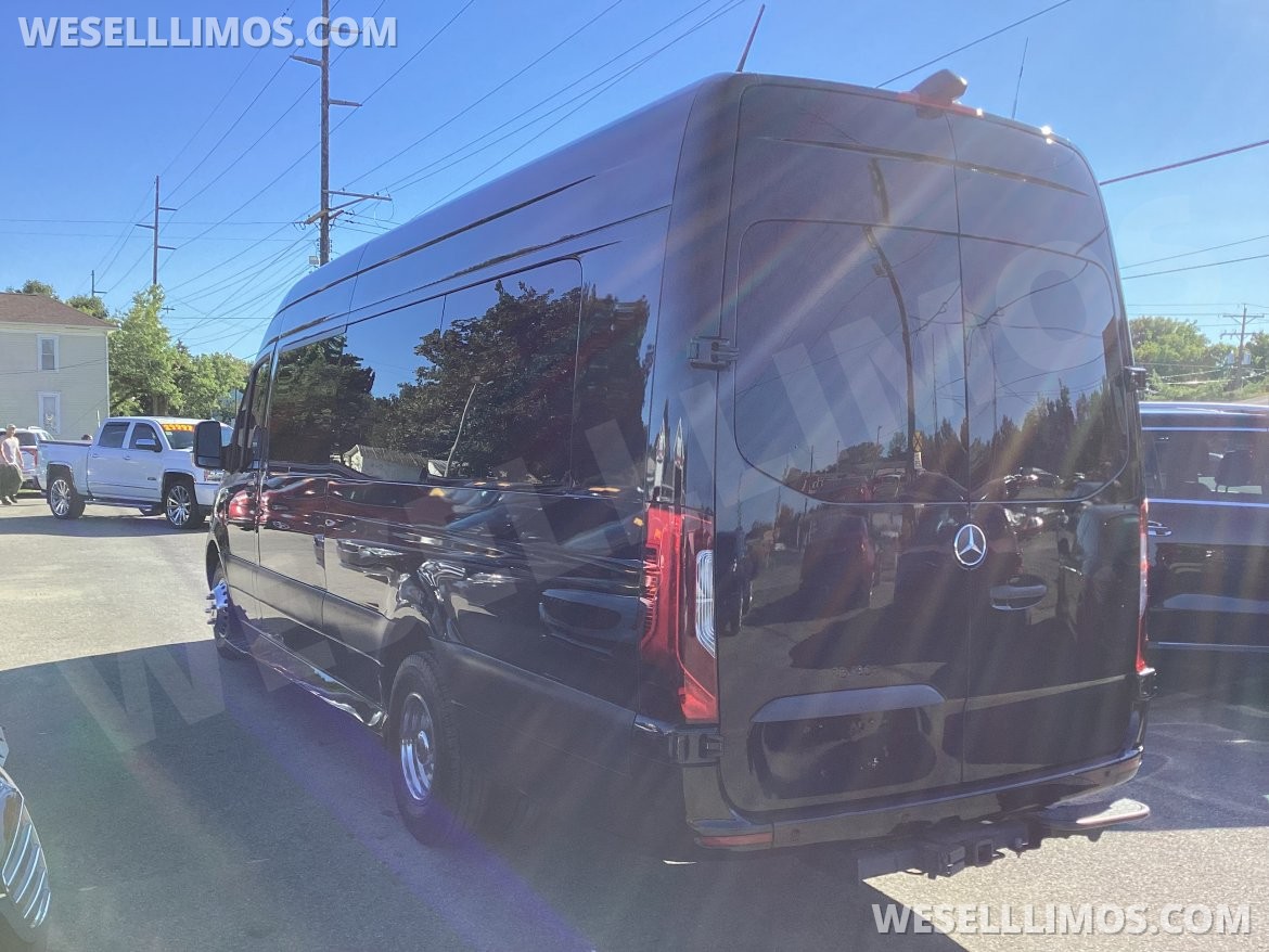 Photo of Limousine for sale: 2019 Mercedes-Benz 2019 Mercedes - Benz Series Executive Sprinter by Midwest Automotive Design