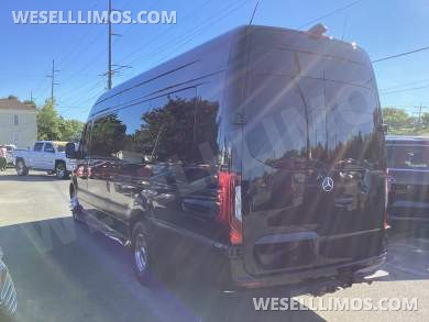 2019 Mercedes-Benz 2019 Mercedes - Benz Series Executive Sprinter Limousine - Limousine for Sale in Columbus, OH - Photo 4