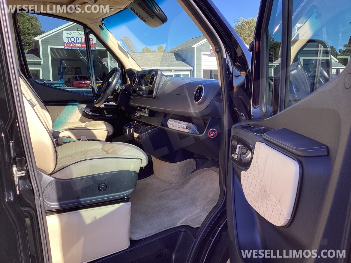 Photo of Limousine for sale: 2019 Mercedes-Benz 2019 Mercedes - Benz Series Executive Sprinter by Midwest Automotive Design