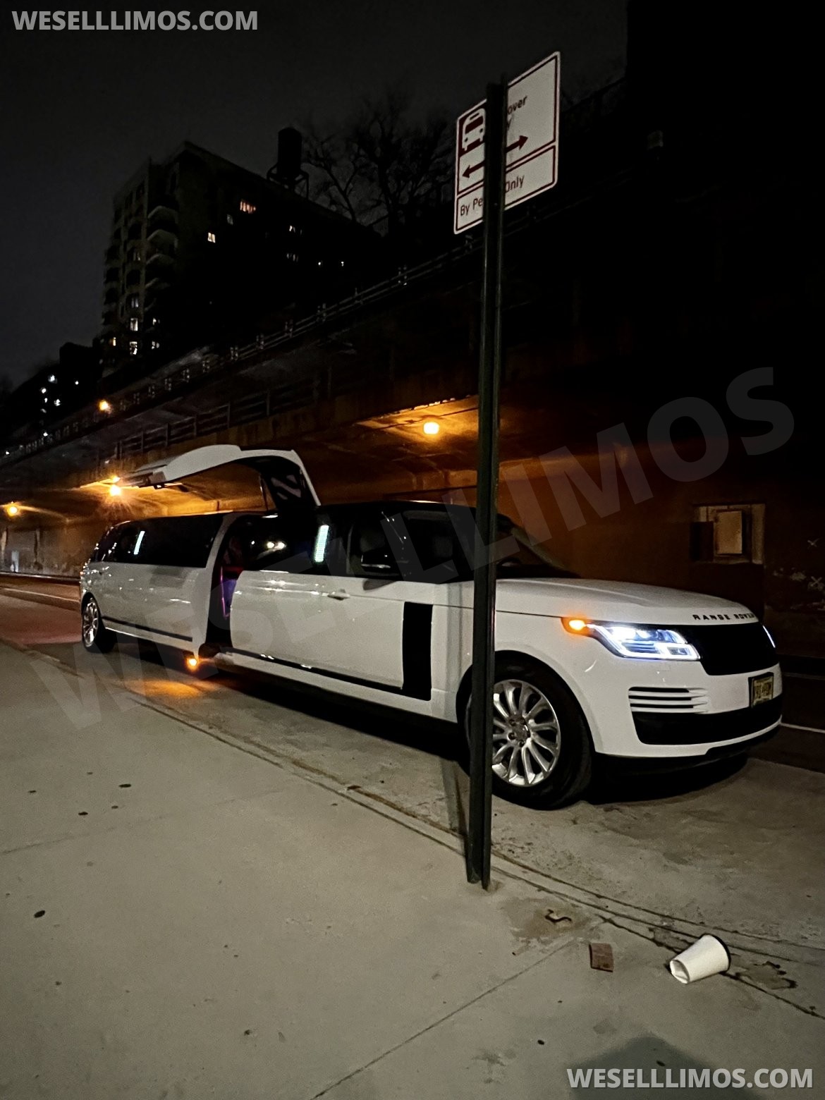 Photo of SUV Stretch for sale: 2022 Land Rover Range Rover HSE 160" by Pinnacle