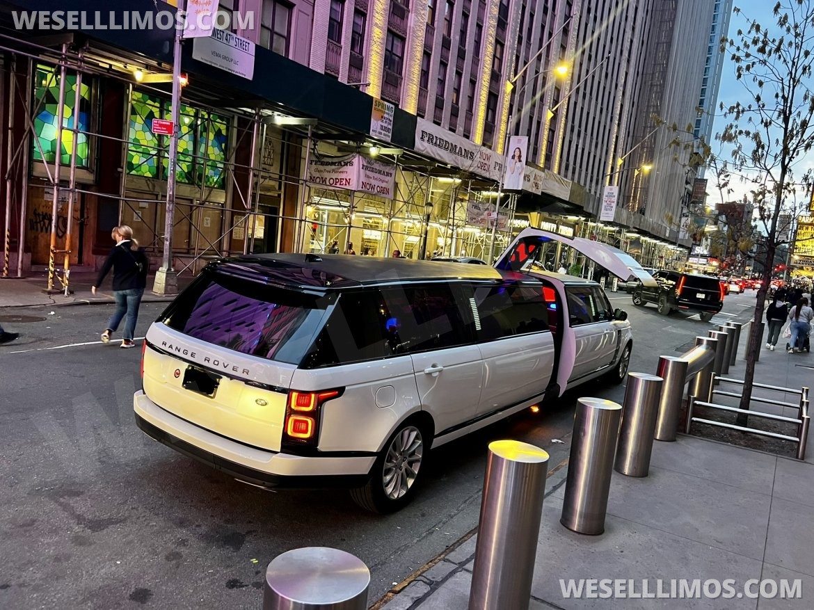 Photo of SUV Stretch for sale: 2022 Land Rover Range Rover HSE 160" by Pinnacle