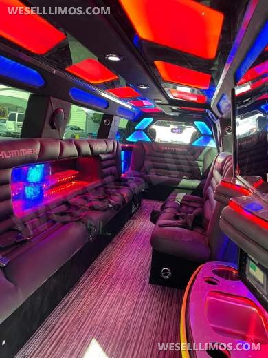 2026 Pinnacle Ford Bronco SUV Stretch - SUV Stretch for Sale in Old bridge, NJ - Photo 7
