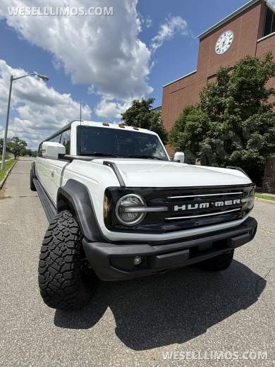 2026 Pinnacle Ford Bronco SUV Stretch - SUV Stretch for Sale in Old bridge, NJ - Photo 12