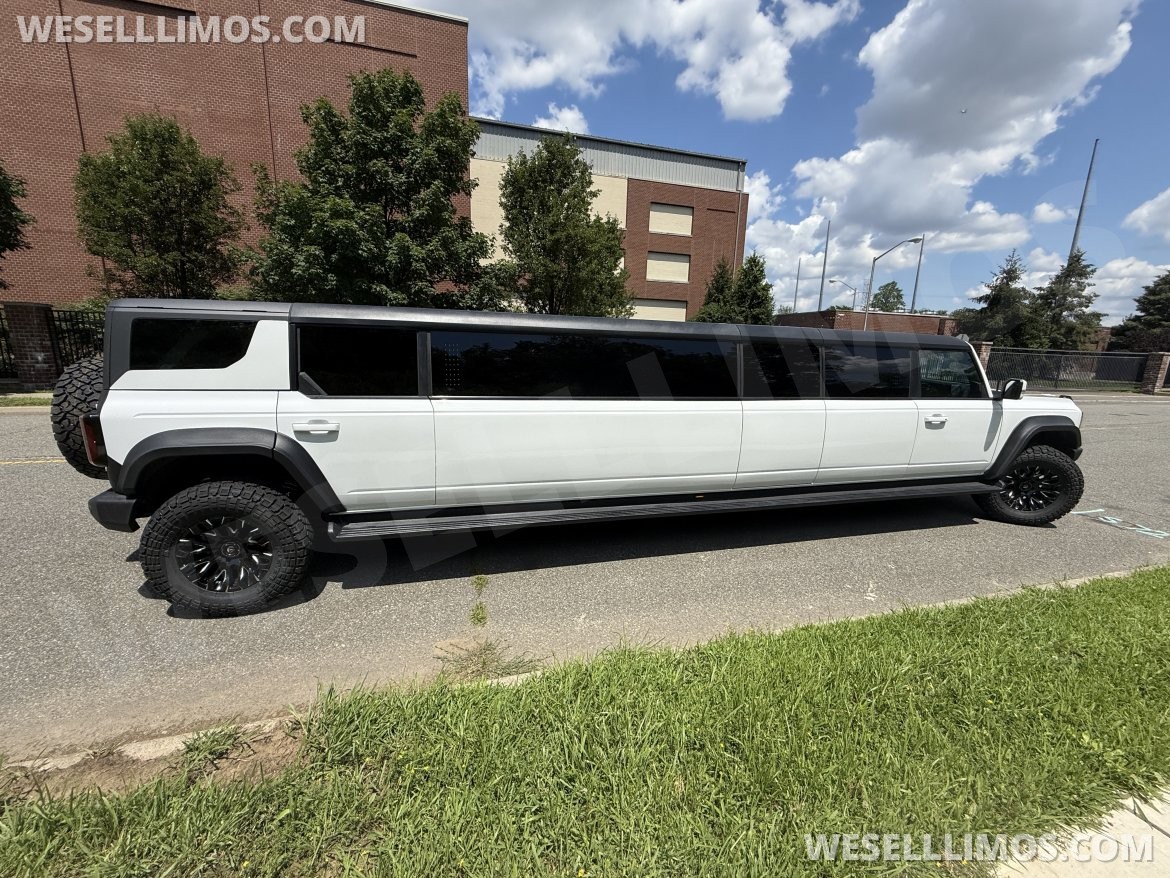 Photo of SUV Stretch for sale: 2026 Ford Bronco 165" by Pinnacle