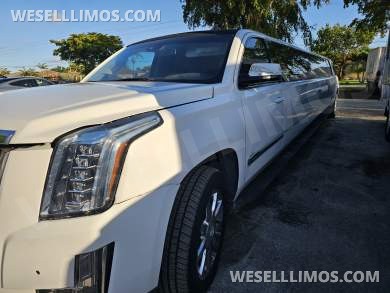 2015 Blackstone Builders Cadillac Escalade Limousine - Limousine for Sale in Pompano Beach, FL - Photo 4
