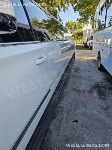 2015 Blackstone Builders Cadillac Escalade Limousine - Limousine for Sale in Pompano Beach, FL - Photo 5