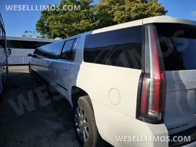 2015 Blackstone Builders Cadillac Escalade Limousine - Limousine for Sale in Pompano Beach, FL - Photo 10