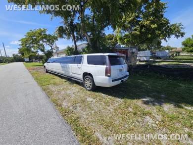 2015 Blackstone Builders Cadillac Escalade Limousine - Limousine for Sale in Pompano Beach, FL - Photo 9