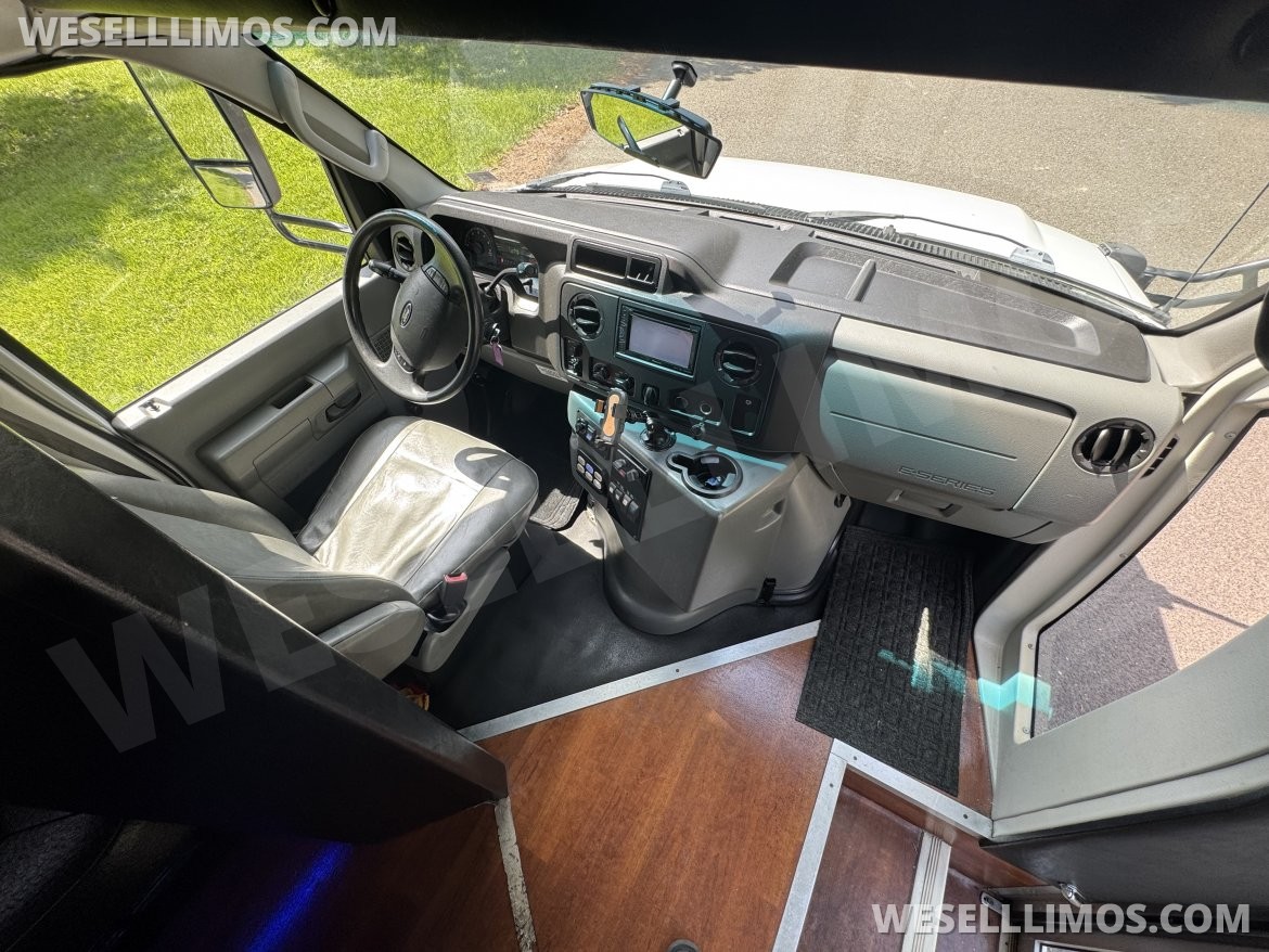 Photo of Limo Bus for sale: 2013 Ford 20-22 Pass Limo Bus 24" by LGE Coachworks