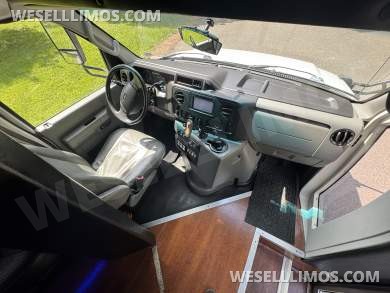 2013 LGE Coachworks Ford 20-22 Limo Bus - Limo Bus for Sale in Morganville, NJ - Photo 22