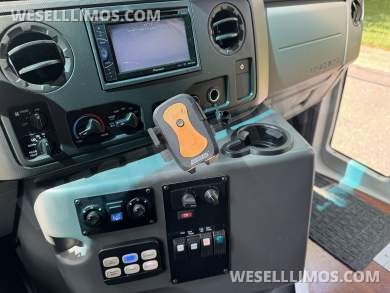 2013 LGE Coachworks Ford 20-22 Limo Bus - Limo Bus for Sale in Morganville, NJ - Photo 26