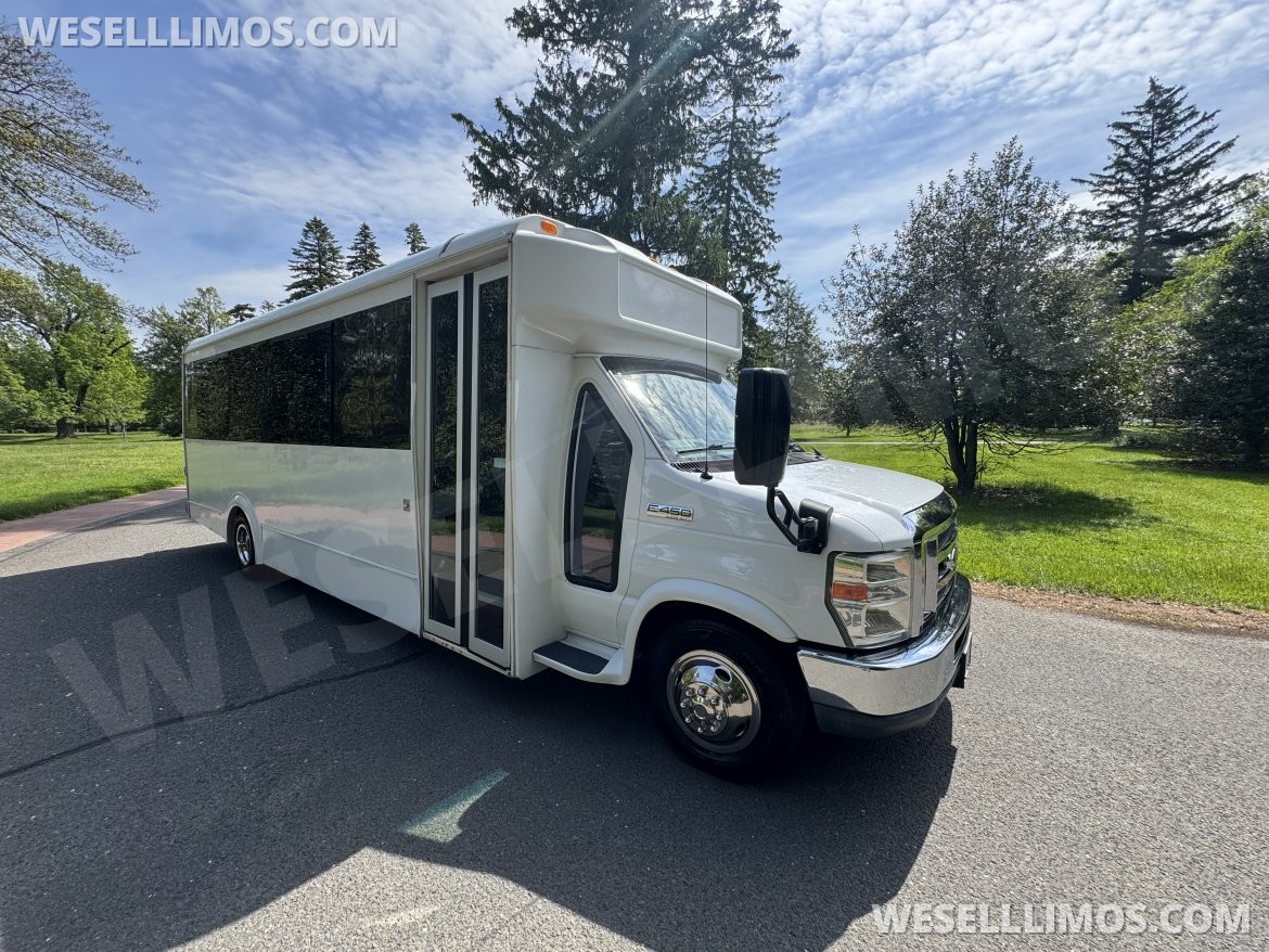 Photo of Limo Bus for sale: 2013 Ford 20-22 Pass Limo Bus 24" by LGE Coachworks