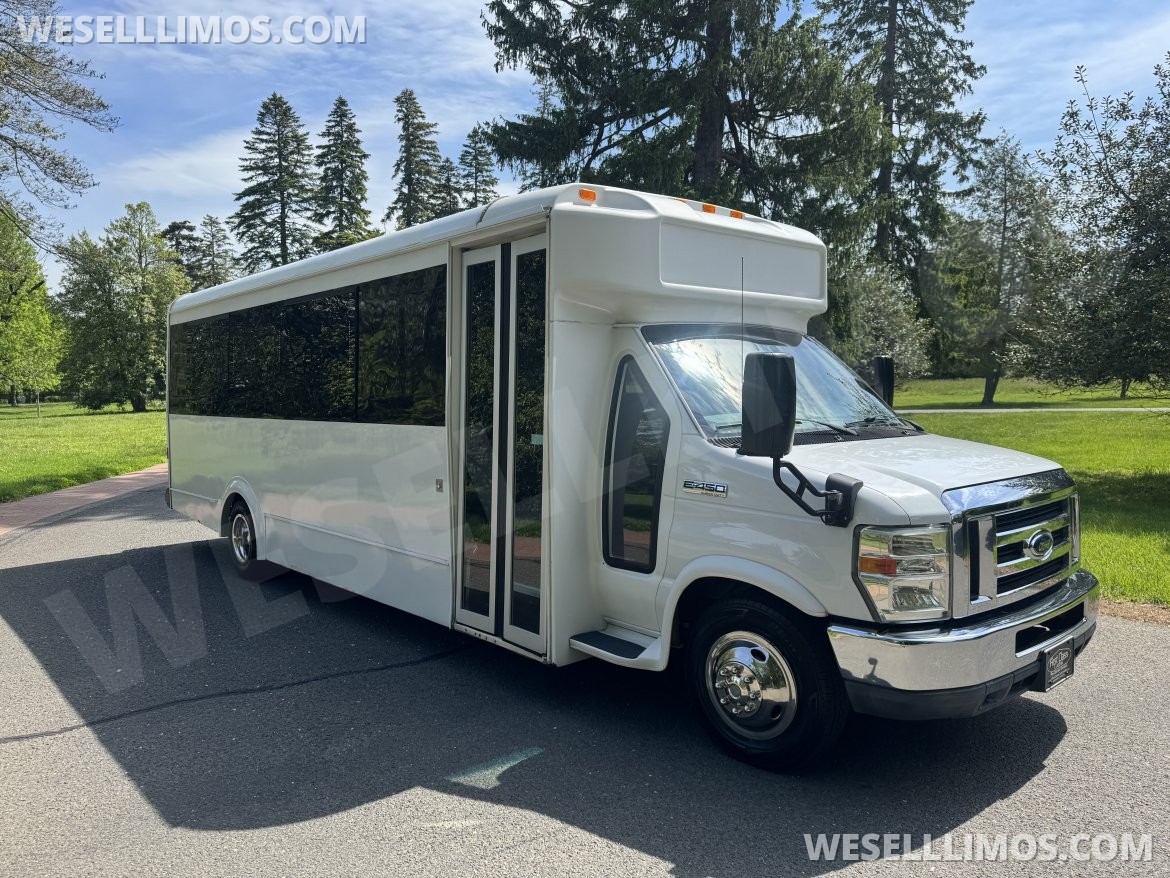 Photo of Limo Bus for sale: 2013 Ford 20-22 Pass Limo Bus 24" by LGE Coachworks