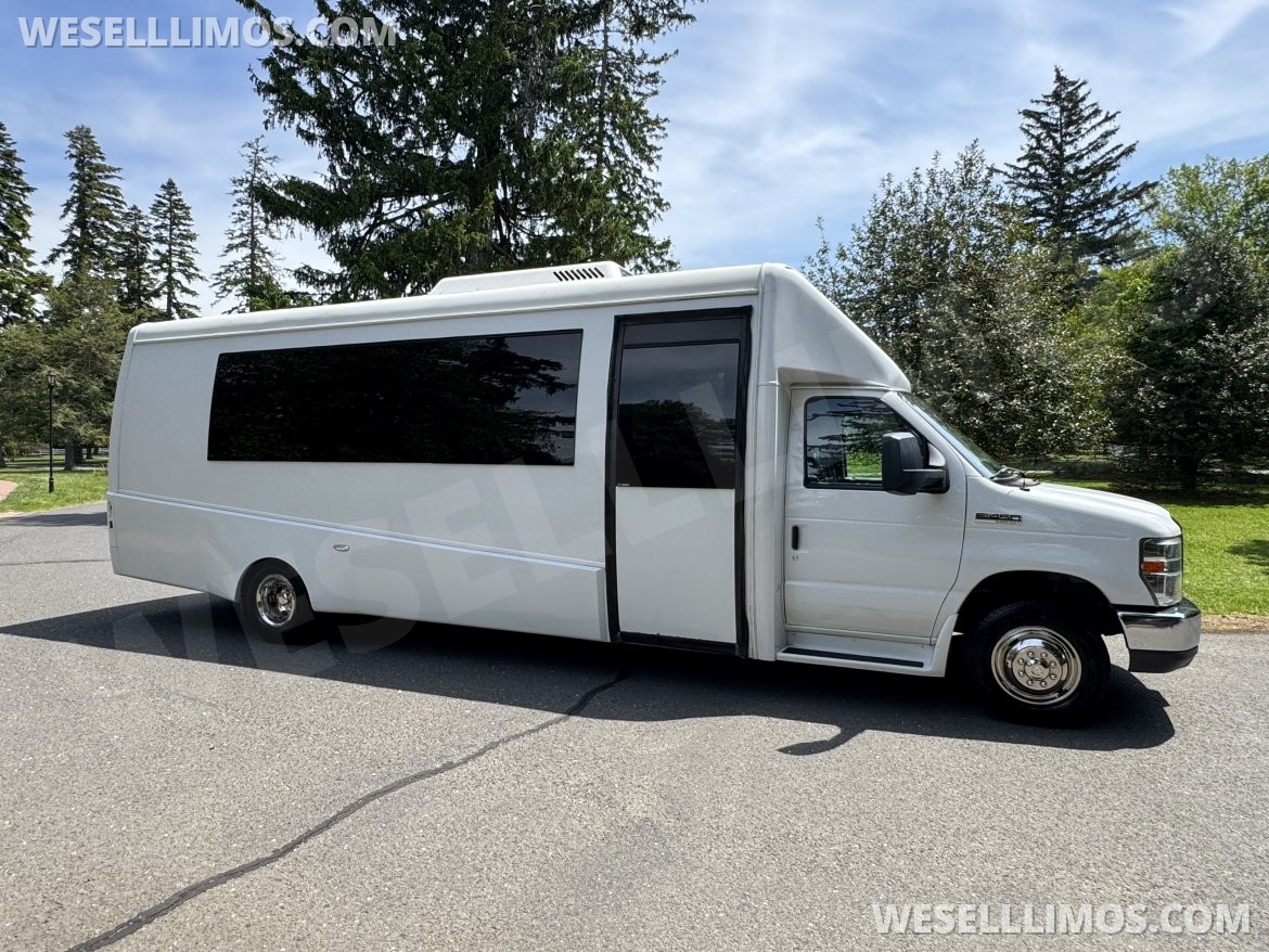 Photo of Shuttle Bus for sale: 2017 Ford 23 Pass 28" by Berkshire Coach