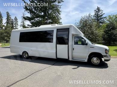 2017 Ford 23 Pass Shuttle Bus for Sale in Morganville, NJ