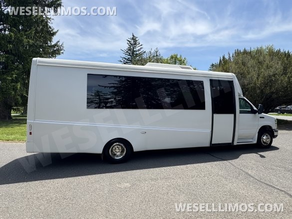 2017 Ford 23 Pass Shuttle Bus for Sale in Morganville, NJ - Photo 3