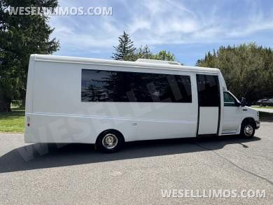 2017 Berkshire Coach Ford 23 Pass Shuttle Bus - Shuttle Bus for Sale in Morganville, NJ - Photo 3