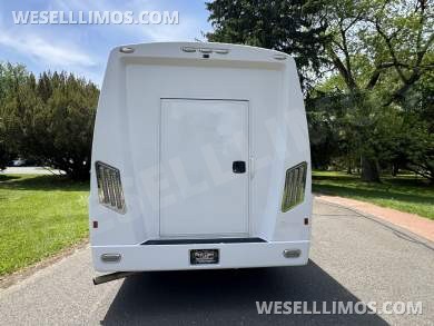 2017 Berkshire Coach Ford 23 Pass Shuttle Bus - Shuttle Bus for Sale in Morganville, NJ - Photo 7