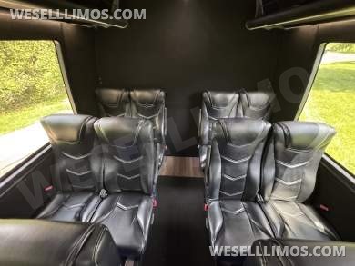 2017 Berkshire Coach Ford 23 Pass Shuttle Bus - Shuttle Bus for Sale in Morganville, NJ - Photo 19