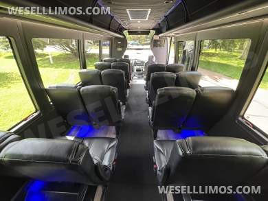 2017 Berkshire Coach Ford 23 Pass Shuttle Bus - Shuttle Bus for Sale in Morganville, NJ - Photo 20