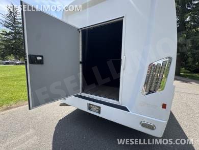 2017 Berkshire Coach Ford 23 Pass Shuttle Bus - Shuttle Bus for Sale in Morganville, NJ - Photo 25