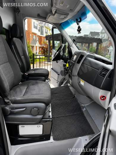 2014 Mercedes-Benz Sprinter 3500 Executive Conversion Diesel – Only 64K Miles - Sprinter for Sale in Mokena, IL - Photo 8