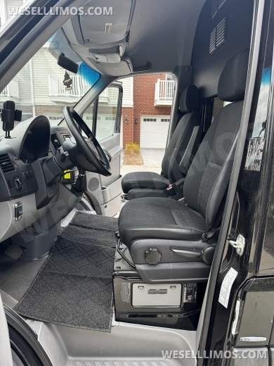 2014 Mercedes-Benz Sprinter 3500 Executive Conversion Diesel – Only 64K Miles - Sprinter for Sale in Mokena, IL - Photo 9