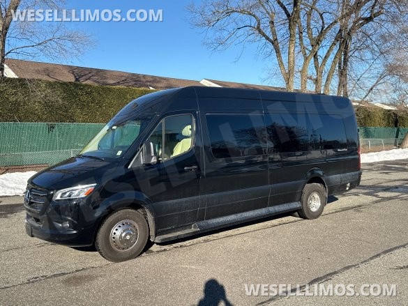 2023 Mercedes-Benz Sprinter Sprinter for Sale in Baldwin, NY - Photo 3